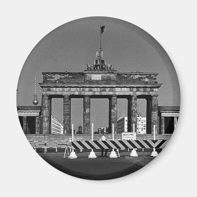 Vintage Germany Berlin Brandenburg Gate Magnet (Front)