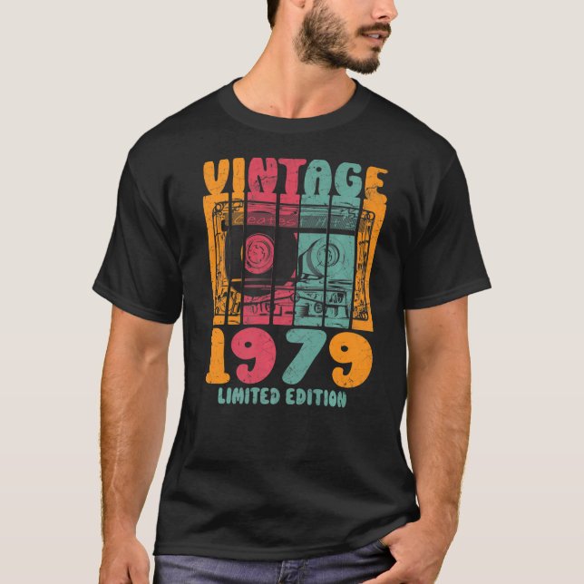 Vintage Greatest Hits 1979 Retro Birthday T-Shirt (Front)