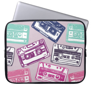 vintage hand-drawn seamless pattern with old audio laptop sleeve