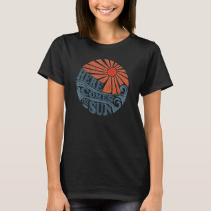 Vintage Here Comes The Sun Cute Retro 70's Beach V T-Shirt
