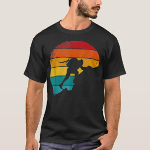 Vintage Hiking Design Hiker on Rock Retro Sunset S T-Shirt