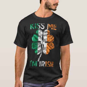 Vintage Kiss Me I'm Irish Ireland Flag Shamrock St T-Shirt