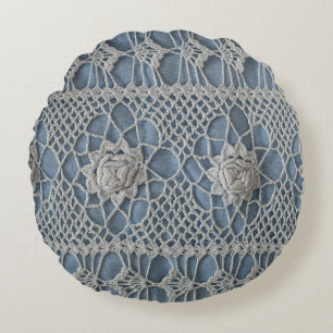 Vintage lace: small white roses. round pillow