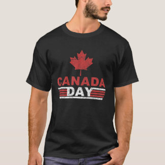 Vintage Maple Leaf Canadian Flag Canada Day 2022 T-Shirt