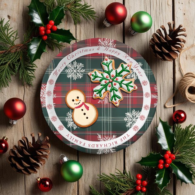 Vintage Modern Red & Green Snowflakes pattern Paper Plate (Vintage Modern Red & Green Snowflakes pattern Paper Plates)