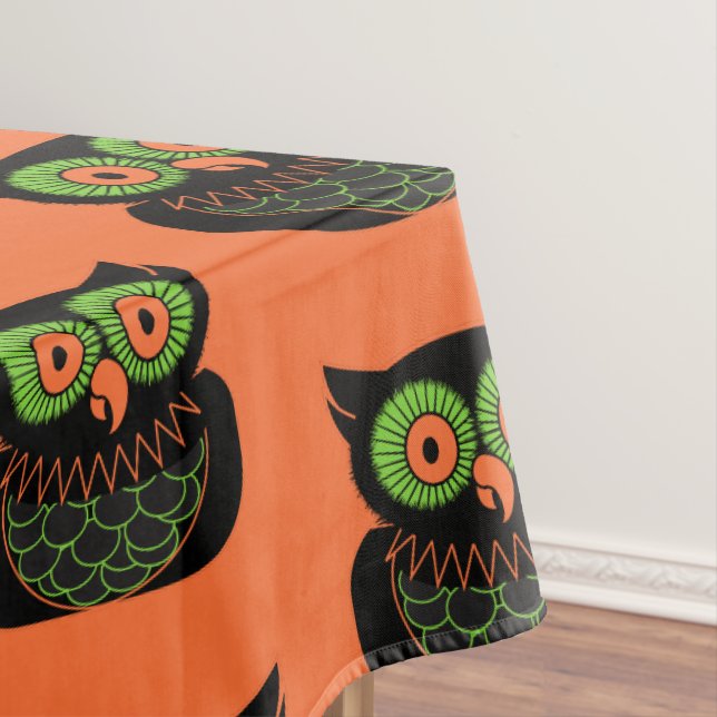 Vintage Owl Tablecloth (In Situ)