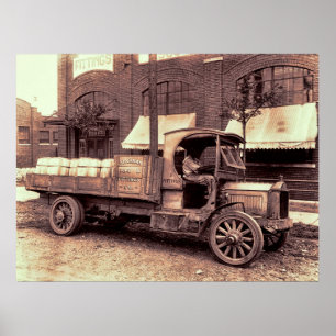 VINTAGE PACKARD TRUCK - 1919 POSTER