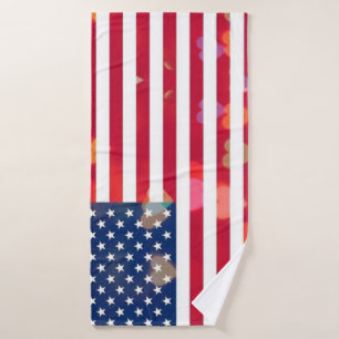 Vintage Patriotic USA Flag with colourful hearts Bath Towel