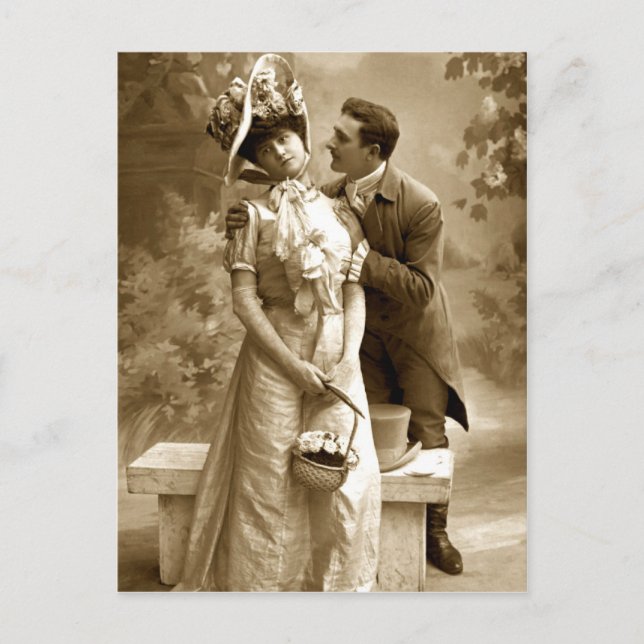 Vintage photograph 2 lovers postcard (Front)