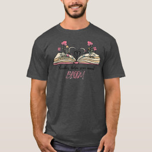 Vintage Reading Helps Your Mind Bloom Reading Book T-Shirt