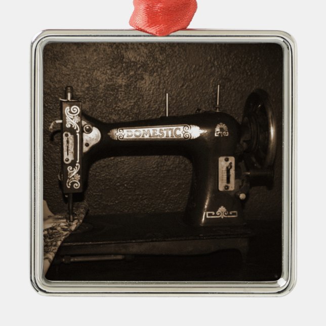 Vintage Sewing Machine Metal Ornament (Front)