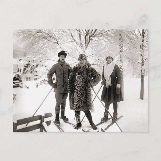 Vintage ski fashion, 1910 postcard (Front)