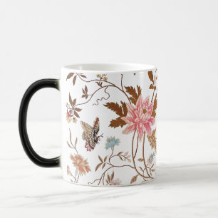 Vintage style blooming flowers pattern magic mug