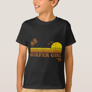 Vintage Surfer Girl Surfing Beach Retro Sunset Sur T-Shirt