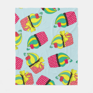 Vintage Sweetness: Quaint Pattern Design Fleece Blanket