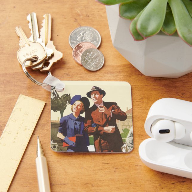 Vintage Travel, Tourists on Vacation Sightseeing Keychain (Desk)