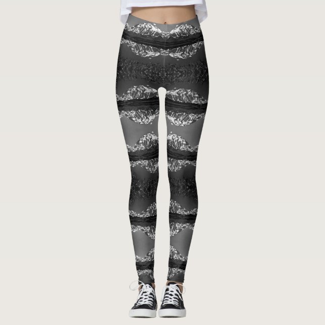 Vintage USA Alaska magnificent mt mckinley Leggings (Front)