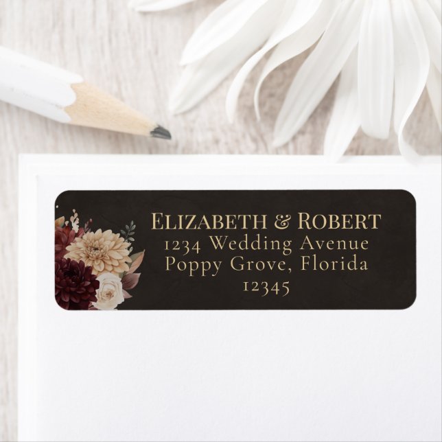 Vintage Witchy Floral Wedding Address Labels (En situation)