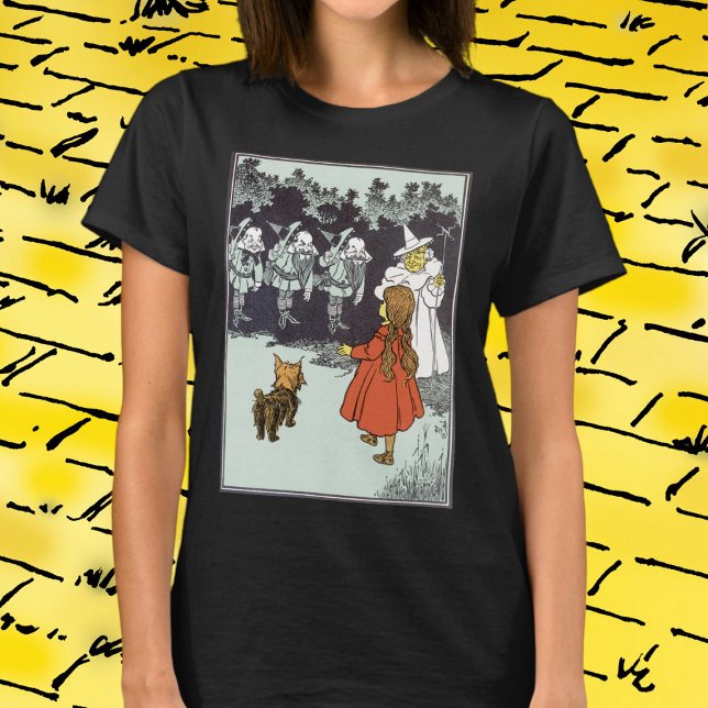 Vintage Wizard of Oz Dorothy Toto Glinda Munchkins T-Shirt (Creator Uploaded)