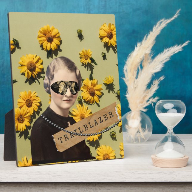 Vintage Woman Trailblazer Daisies Kitsch  Plaque (Side)