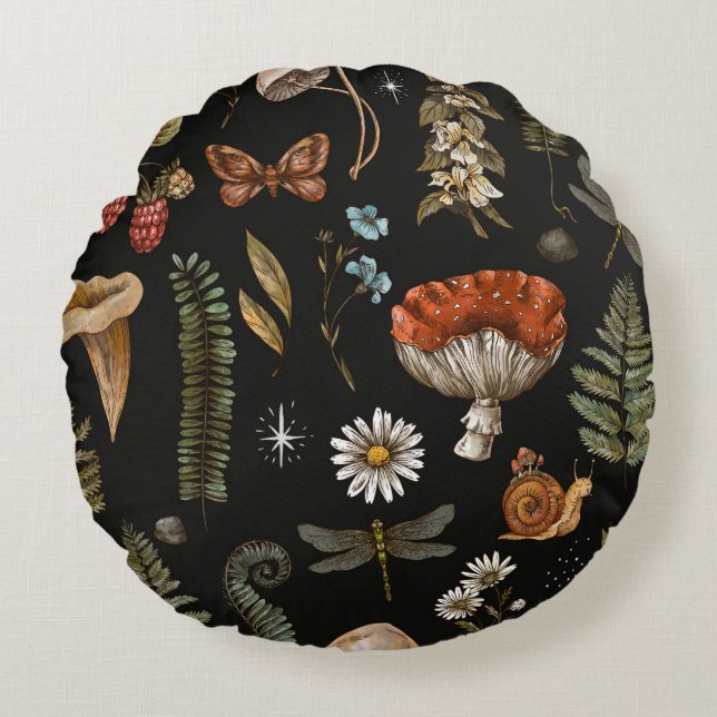 Vintage woodland nature seamless pattern. Amanita  Round Pillow (Front)