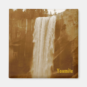 Vintage Yosemite Magnet !