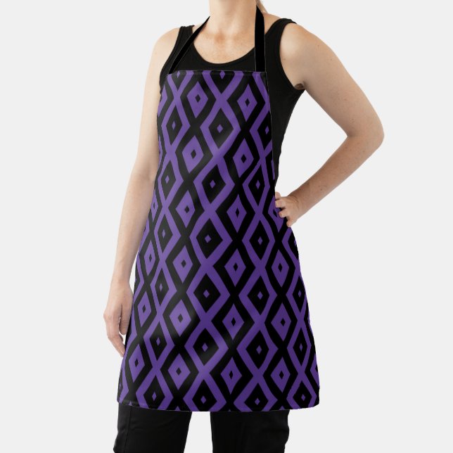 Violet and black diamond pattern apron (Insitu)