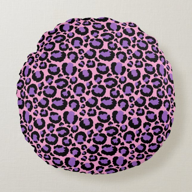 Violet Pink Cheetah Leopard Pattern Animal Lover Round Pillow (Front)