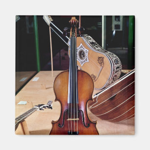 Violin, by Stradivari, Cremona, 1699 (photo; Magnet
