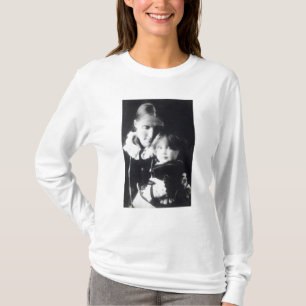 Virginia Woolf, with her mother Julia, 1884 T-Shirt