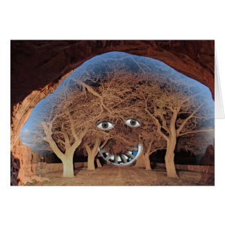 VISAGE DANS LES ARBRES