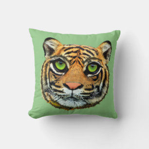 Visage sauvage de tigre sur oreiller vert à lancer