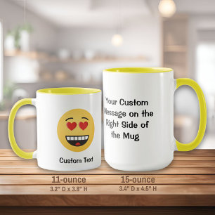 Visage souriant aux yeux en forme de coeur Mug