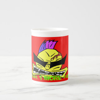 Visage une plus de tasse de café de tasse