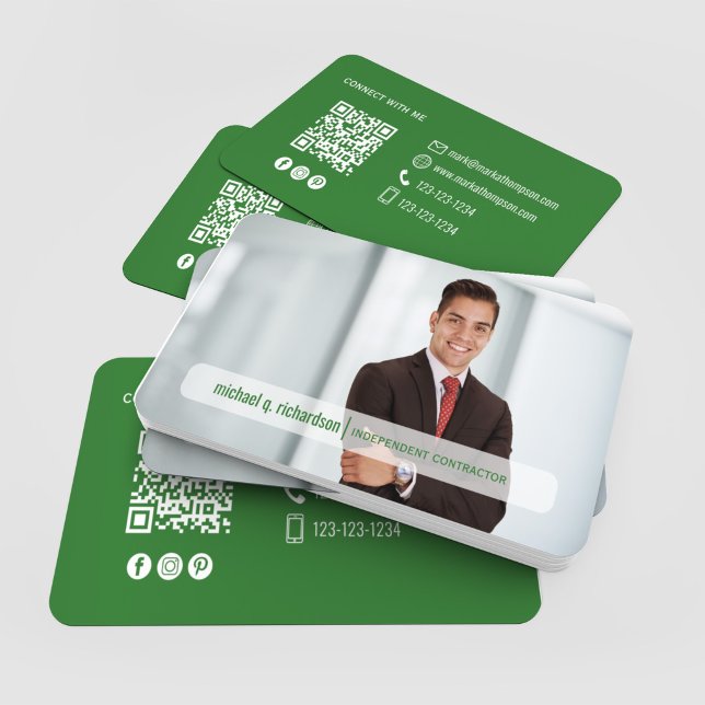 Visite Carte de Réseautage Photo avec Code QR Vert Olive  (Modern green QR code card with clean white contact details and social icons)