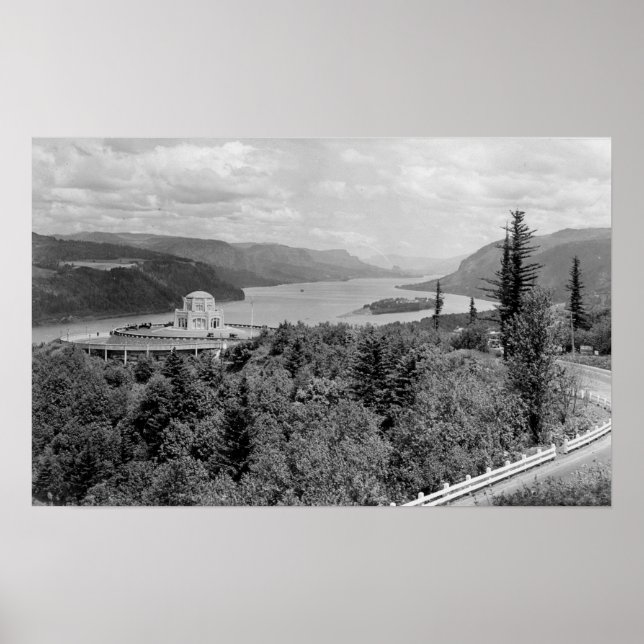 Vista House & Crown Point on Columbia River Poster (Front)