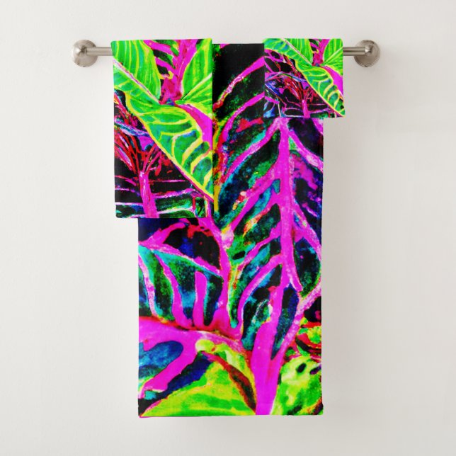 Vivid Foliage Elegance Pattern Bath Towel Set (Insitu)