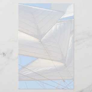 Voiles d'une papeterie de bateau de navigation