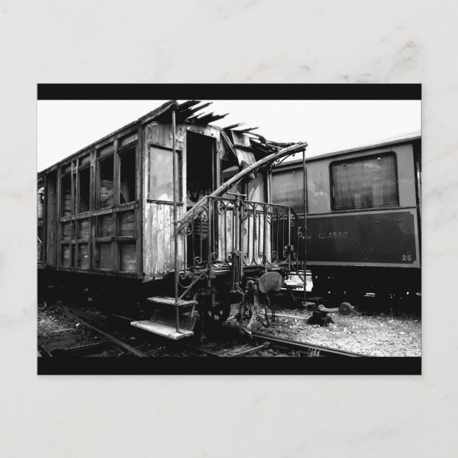 Voiture en bois abandonnée Le Mastrou Carte postal (Devant)