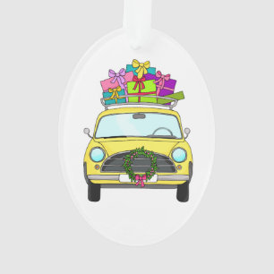 Voiture jaune avec cadeaux de Noël