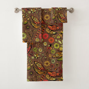 Voler, voler libellule sur la cannelle brun