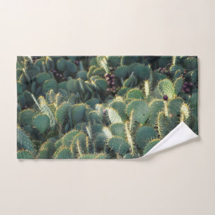 Vorsicht  -  stachelige Kakteen ! Hand Towel