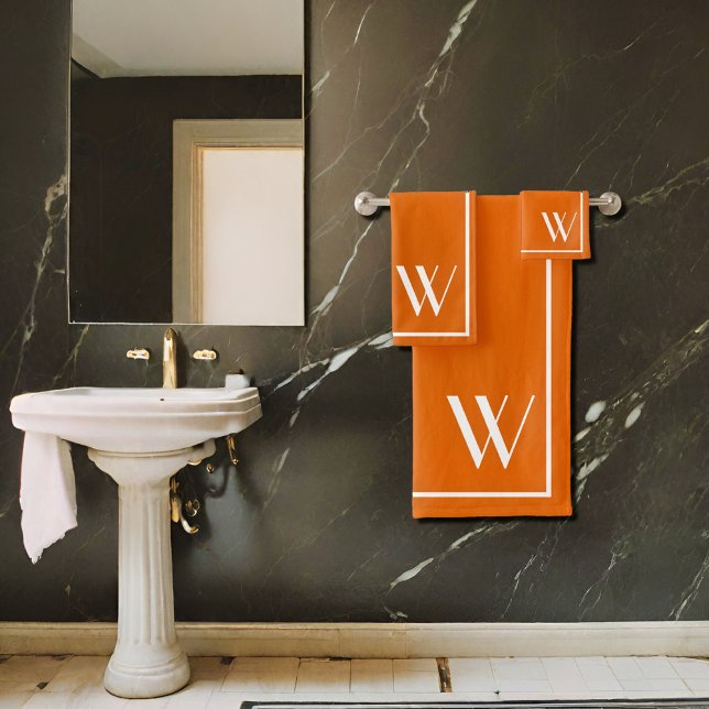 Votre monogramme dans l'ensemble de serviettes de  (Créateur téléchargé)