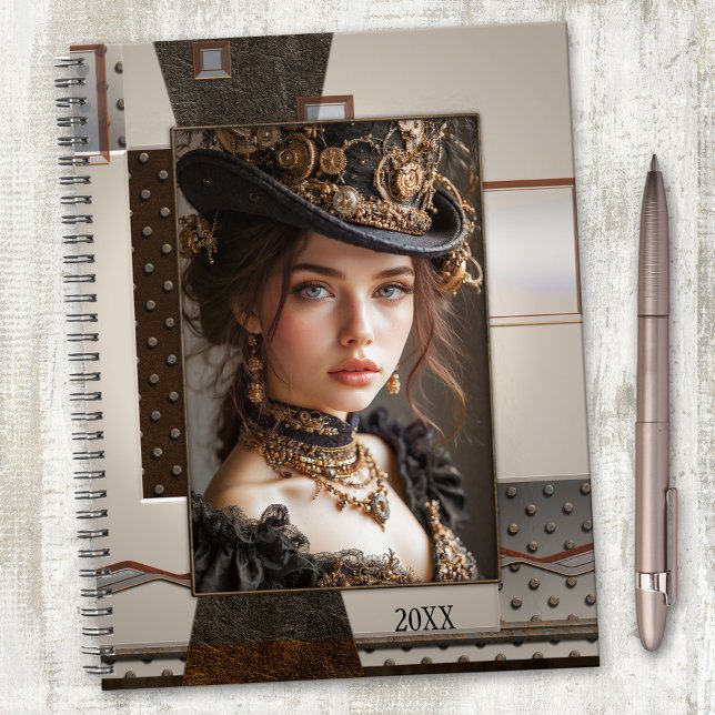 Votre photo Steampunk métallique industriel (Elegant planner featuring your custom photo framed by a steampunk artistic industrial design)