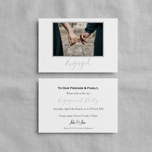 Votre propre photo, carte de annonce de fiançaille (Your own photo, engaged announcement party card.)