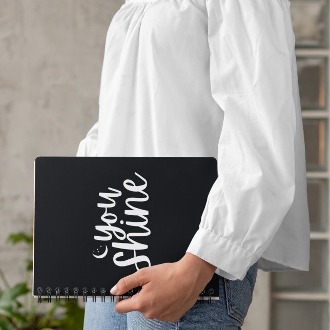 Vous Brillez Le Planificateur (Empower yourself with this fun, "You shine" planner! )