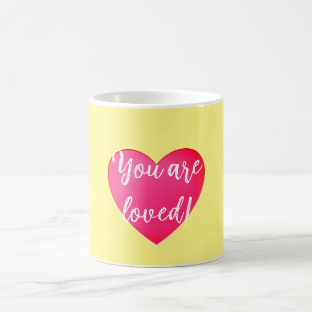 Vous êtes adoré Mug Jaune (Centre)