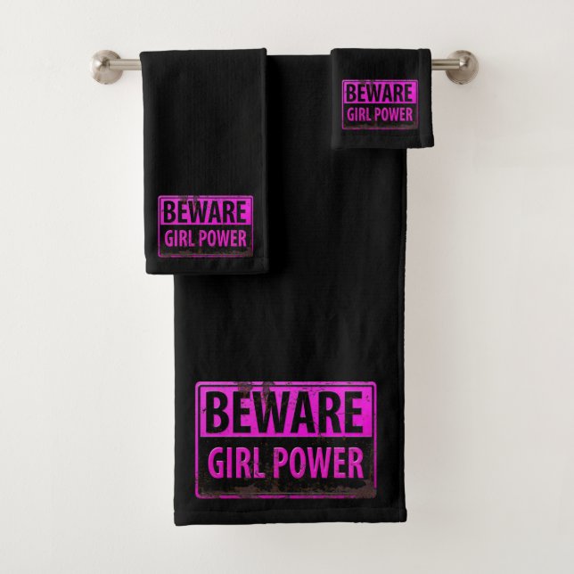 VOYAGE Fille Power - Panneau en métal noir rose Da (En situation)