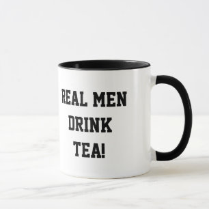 Vraie tasse de thé de boissons d'hommes