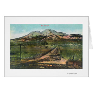 Vue aérienne de la vallée et du Mt. Shasta
